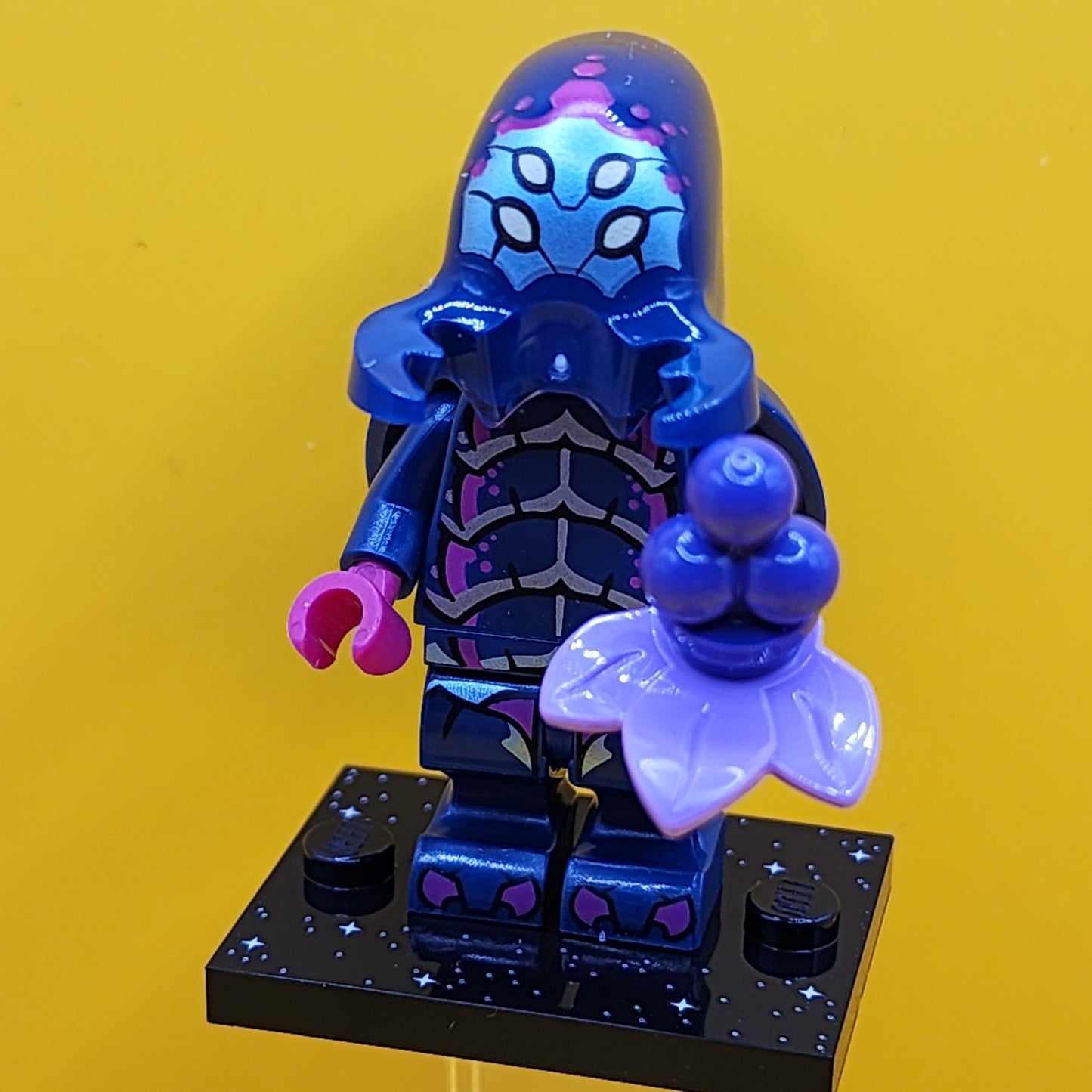 Alien Beetlezoid col26-10 Series 26 CMF Minifigure Lego