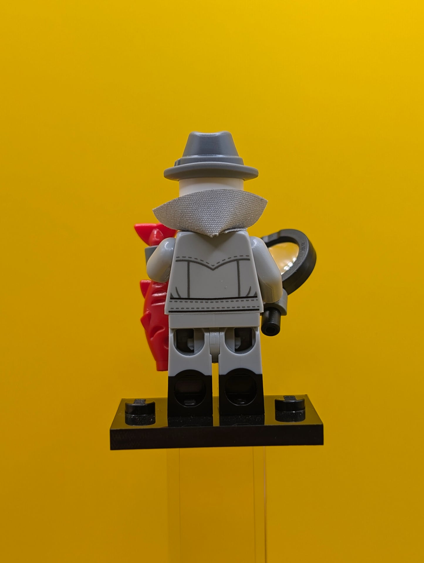 Film Noir Detective col25-1 CMF Series 25 Minifigure Lego (Complete Set, with stand and accessories)