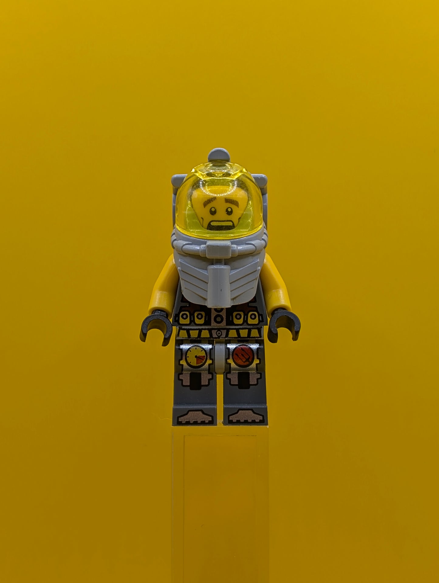 Axel atl016 With Yellow Flippers and Trans-Yellow Visor Atlantis Lego Minifigure