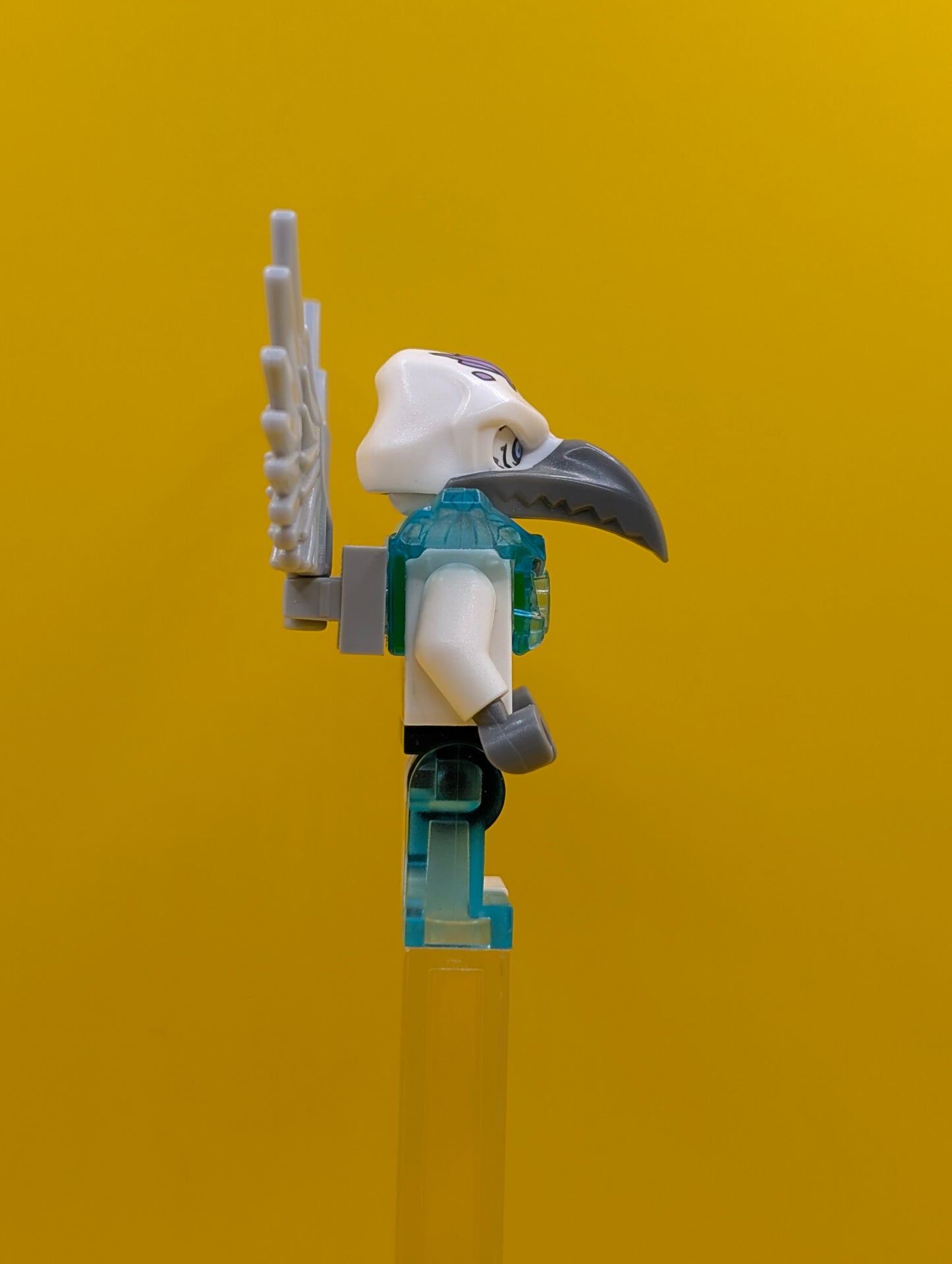 Voom Voom loc107 Trans-Light Blue Armor Legends Of Chima Lego Minifigure