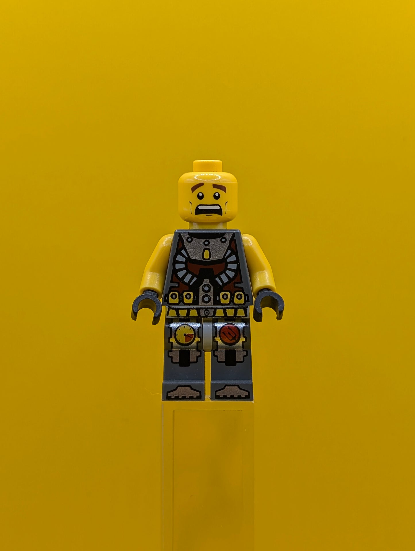 Axel atl016 With Yellow Flippers and Trans-Yellow Visor Atlantis Lego Minifigure