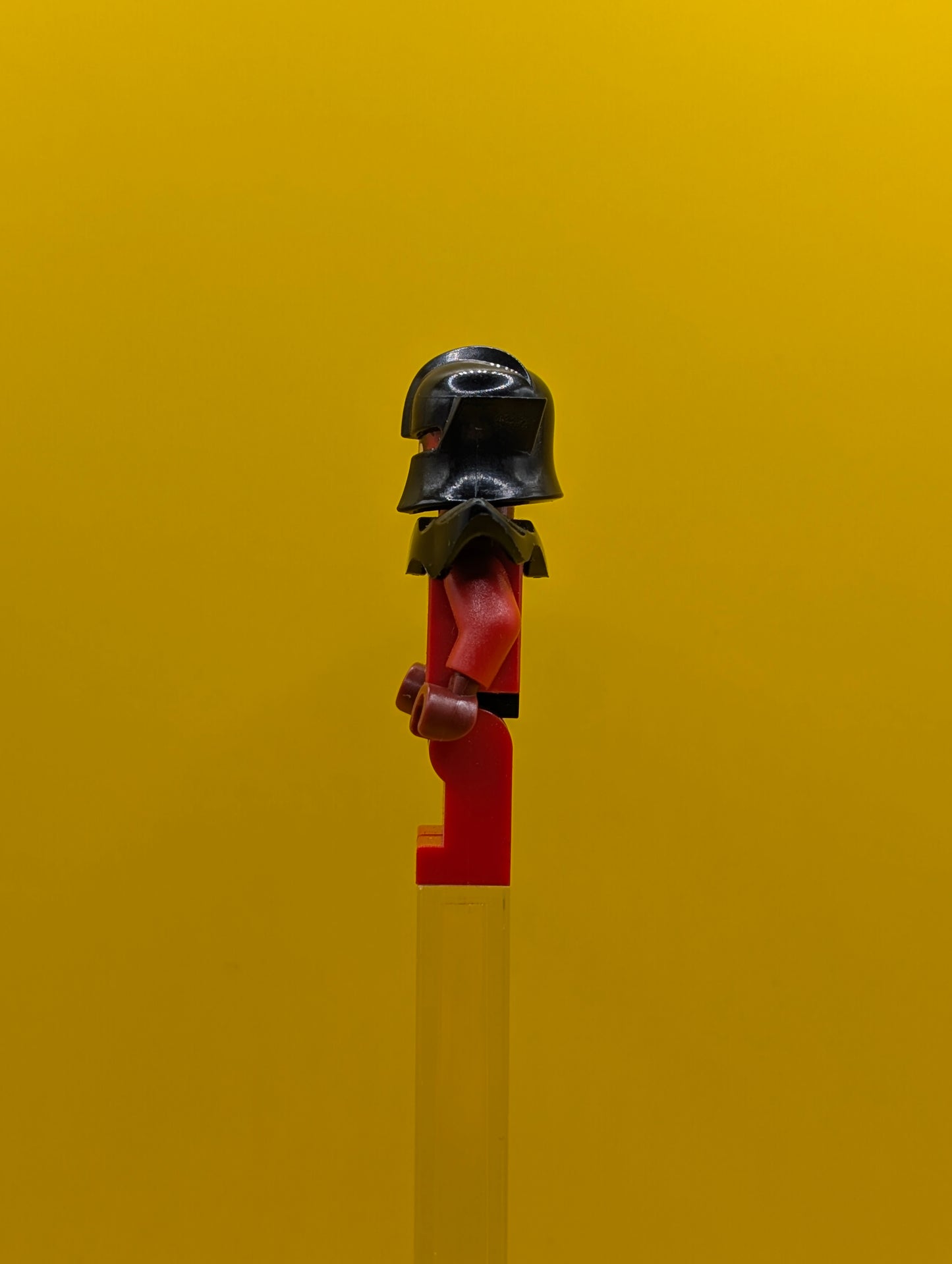 Crust Smasher nex012 Bare Chest, Red Legs, Black Shoulder Pads Armor Nexo Knights Lego Minifigure