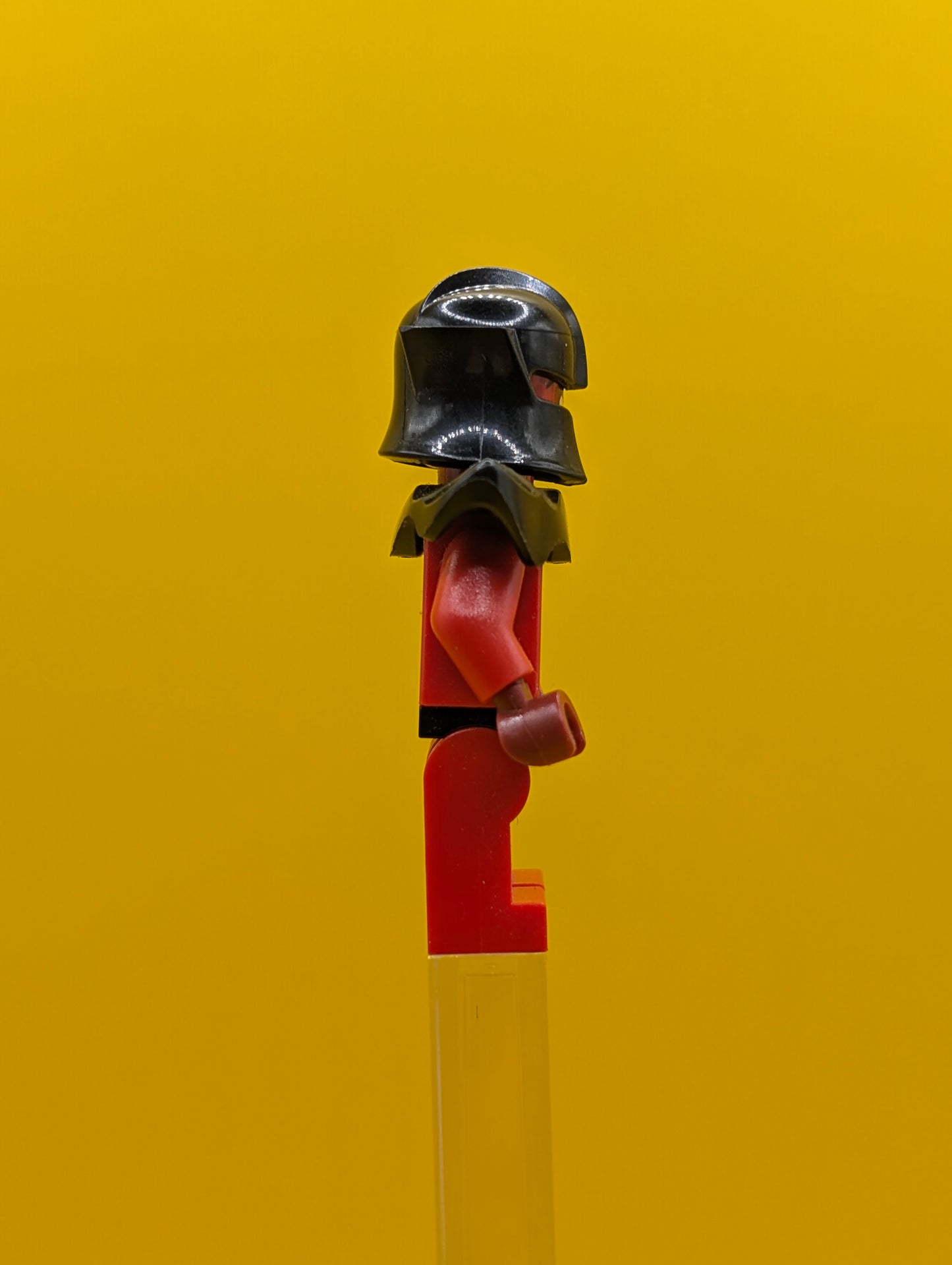 Crust Smasher nex012 Bare Chest, Red Legs, Black Shoulder Pads Armor Nexo Knights Lego Minifigure