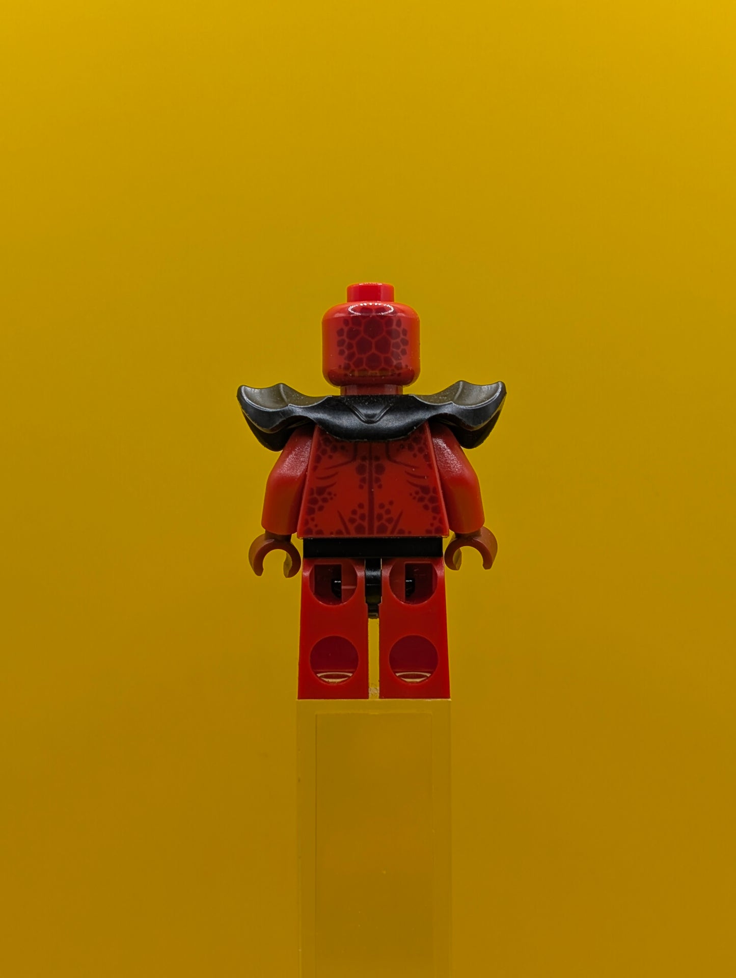 Crust Smasher nex012 Bare Chest, Red Legs, Black Shoulder Pads Armor Nexo Knights Lego Minifigure