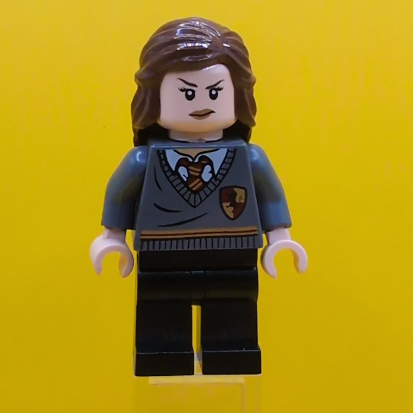 Hermione Granger hp095 Gryffindor Stripe and Shield Torso black legs Minifigure Lego