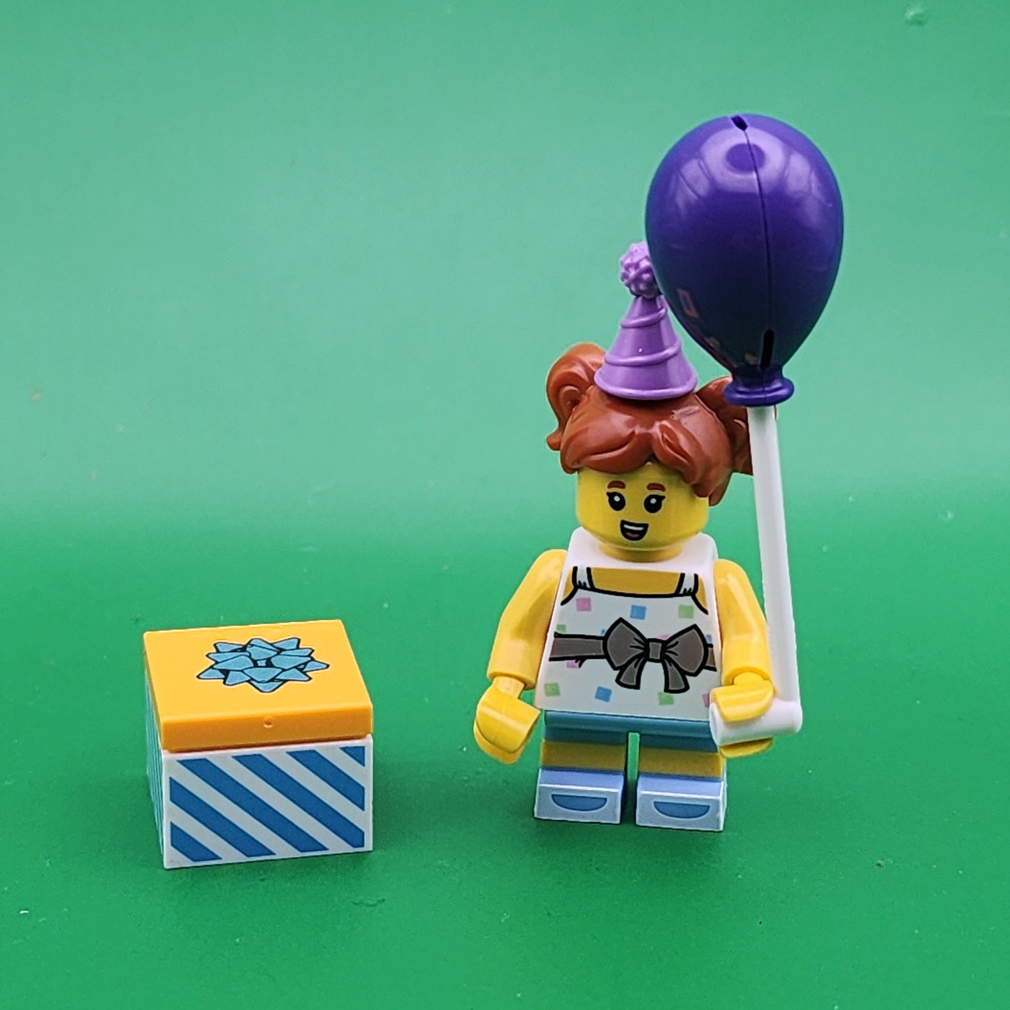 Lego Birthday Party Girl Minifigure Series 18 col317 Balloon