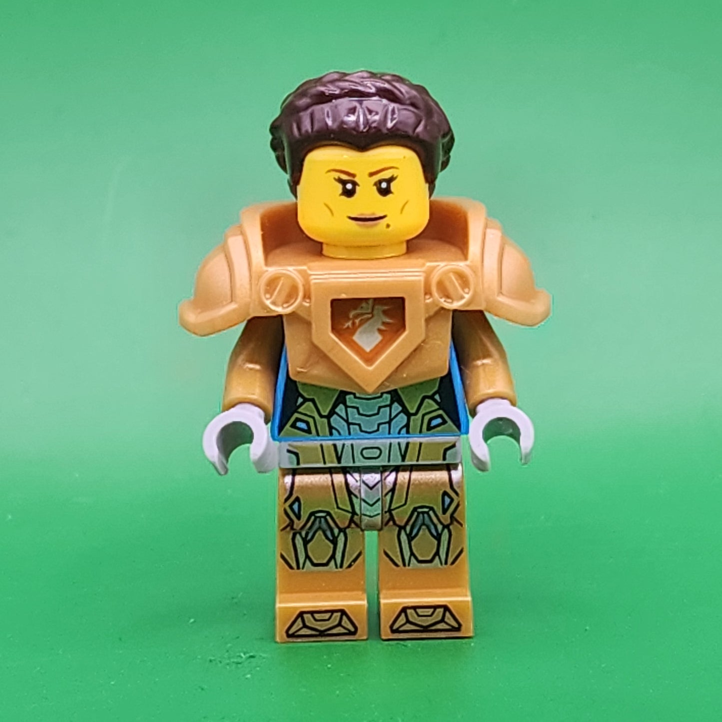 Lego Queen Halbert Minifigure Pearl Gold Armor nex066 NEXO KNIGHTS