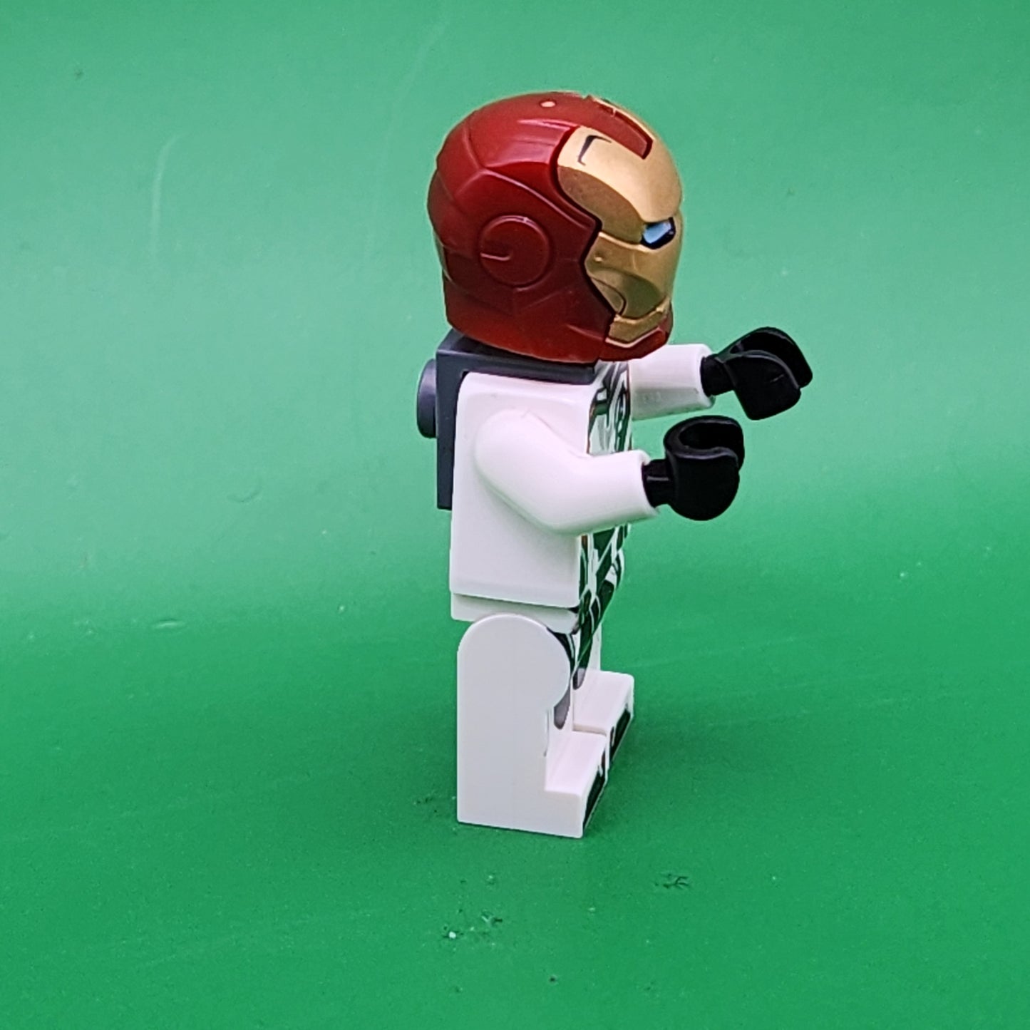 Lego Iron Man Minifigure White Jumpsuit, Neck Bracket sh575 Super Heroes