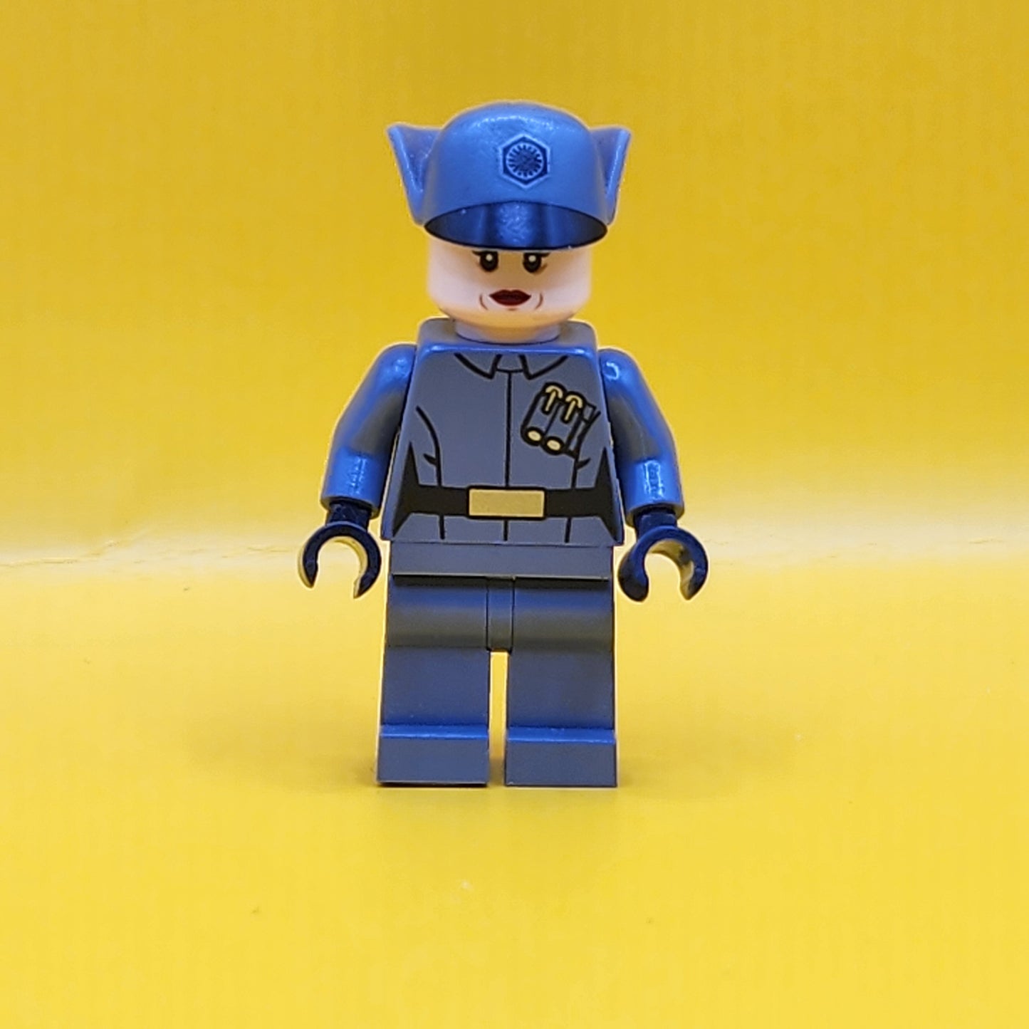 First Order Officer sw0665 Lt. Cpt. Female Star Wars Minifigure Lego