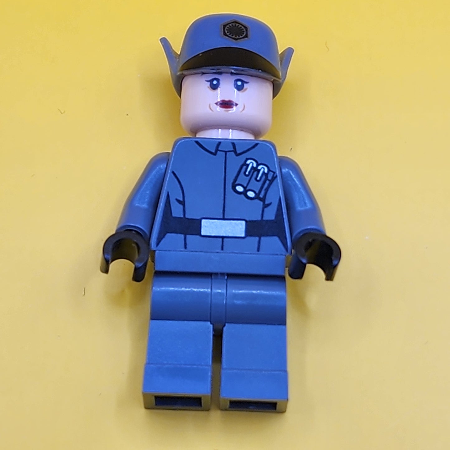 First Order Officer sw0665 Lt. Cpt. Female Star Wars Minifigure Lego