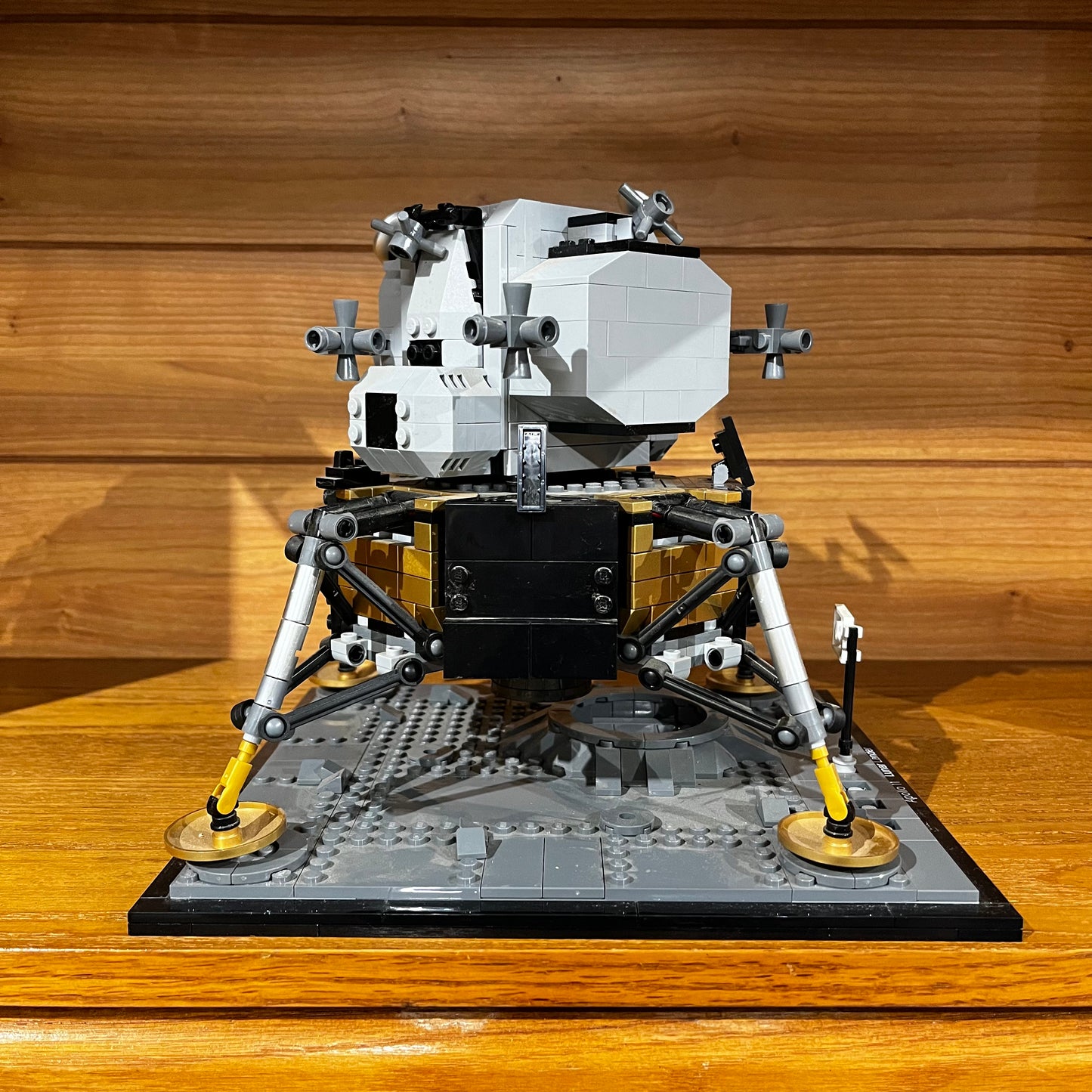 Creator NASA Apollo 11 Lunar Lander Pre-Built Lego 10266 set