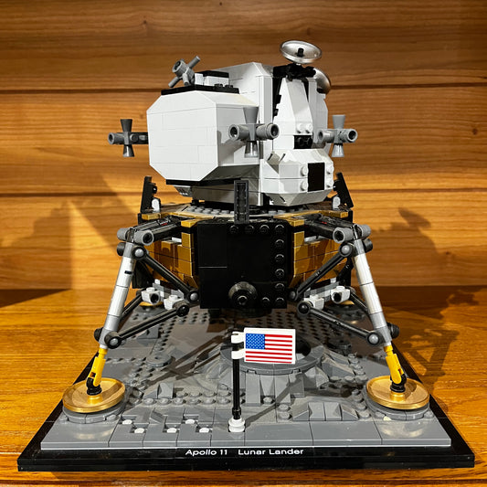 Creator NASA Apollo 11 Lunar Lander Pre-Built Lego 10266 set