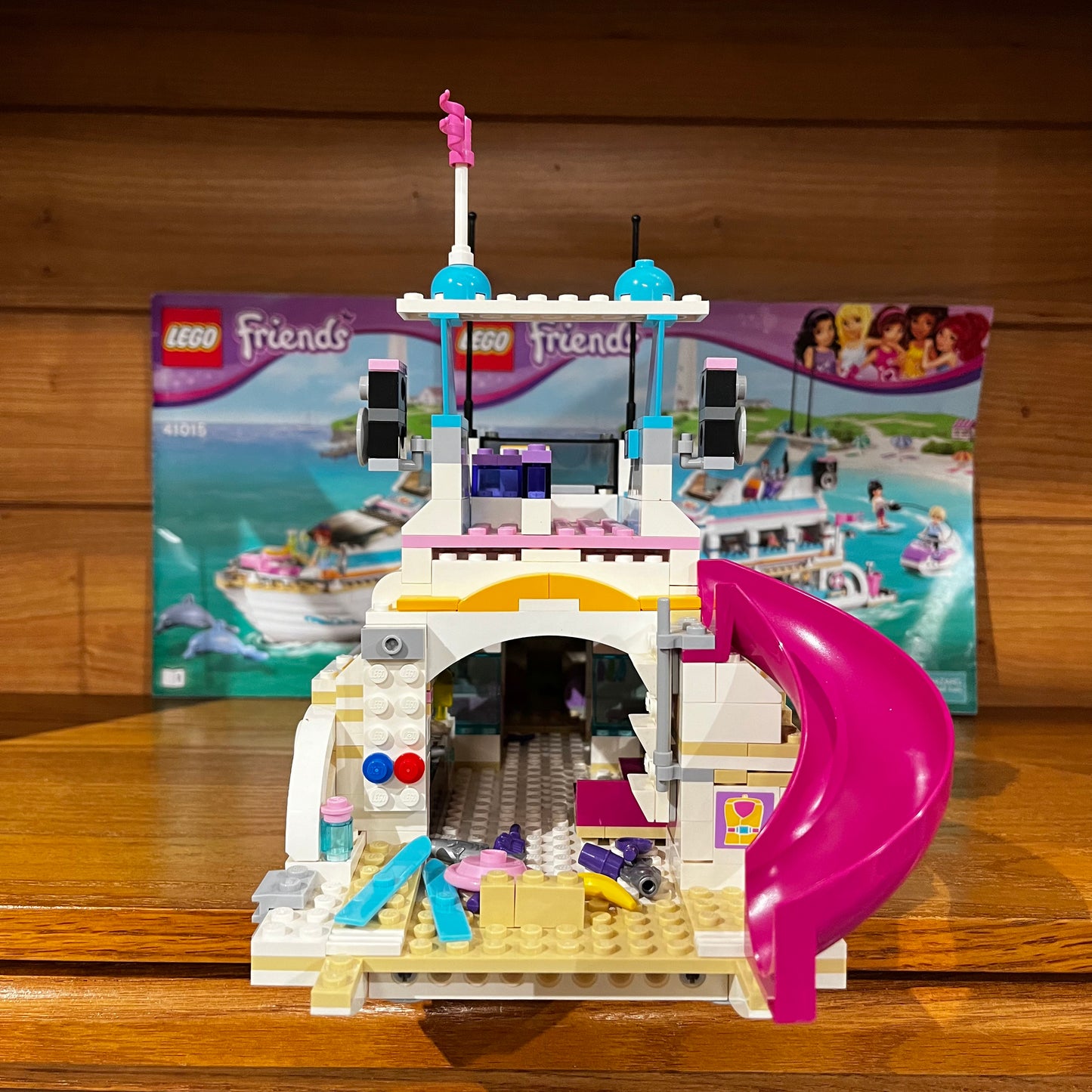 Friends Dolphin Cruiser Pre-Built Lego 41015 set