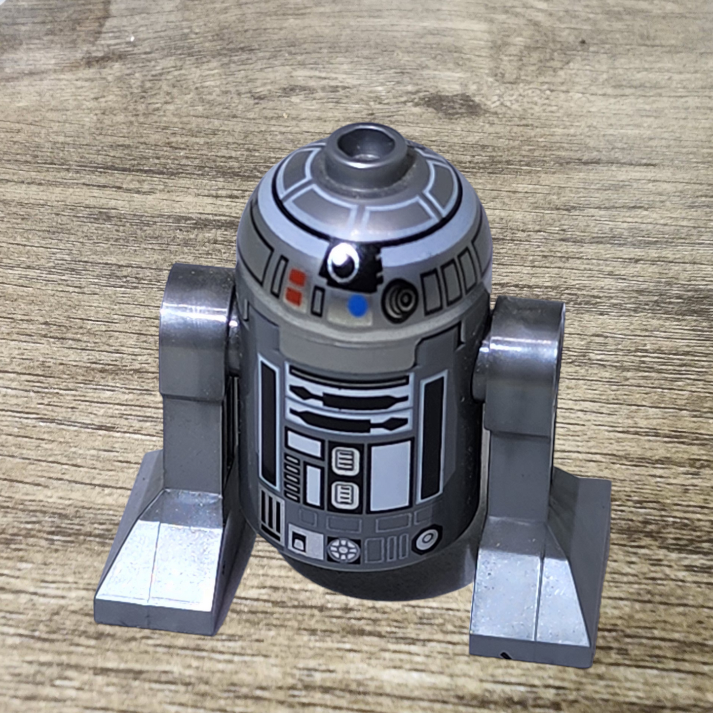 Lego Astromech Droid R2-Q2 Minifigure sw0943