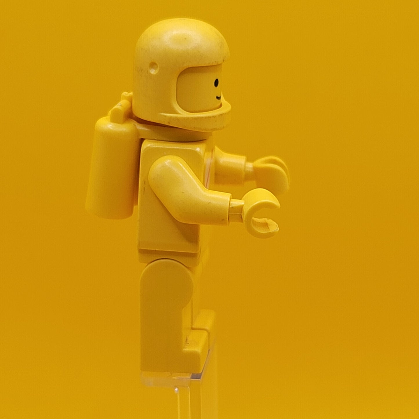 Classic Space sp007 Yellow With Air Tanks Minifigure Lego