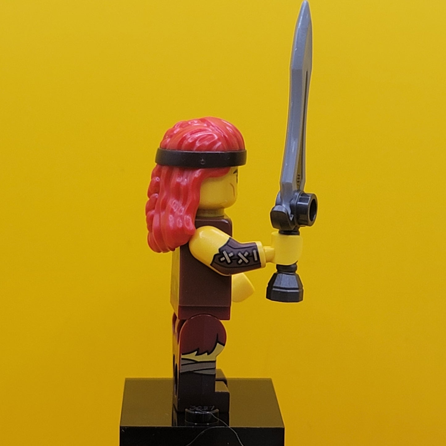 Fierce Barbarian col25-11 CMF Series 25 Minifigure Lego (Complete Set, with stand and accessories)