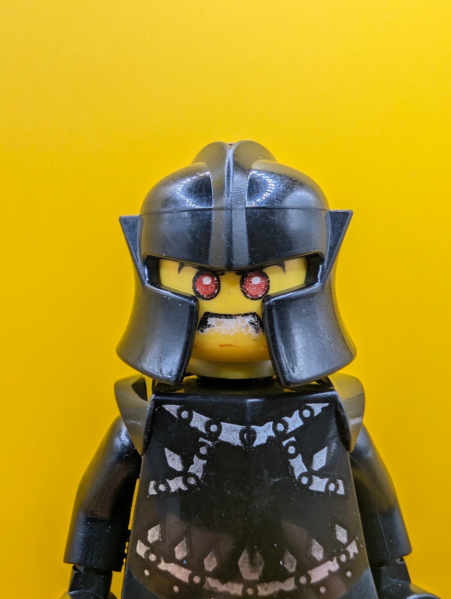 Evil Knight Series 7 col110 (minifigure only without stand or accessories) CMF Minifigure Lego