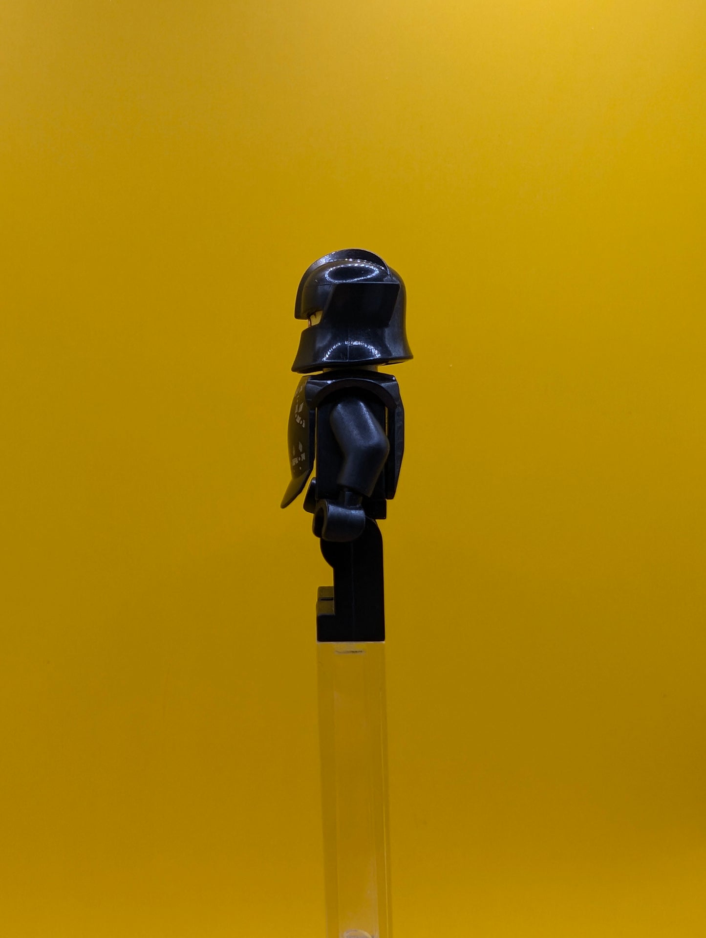 Evil Knight Series 7 col110 (minifigure only without stand or accessories) CMF Minifigure Lego