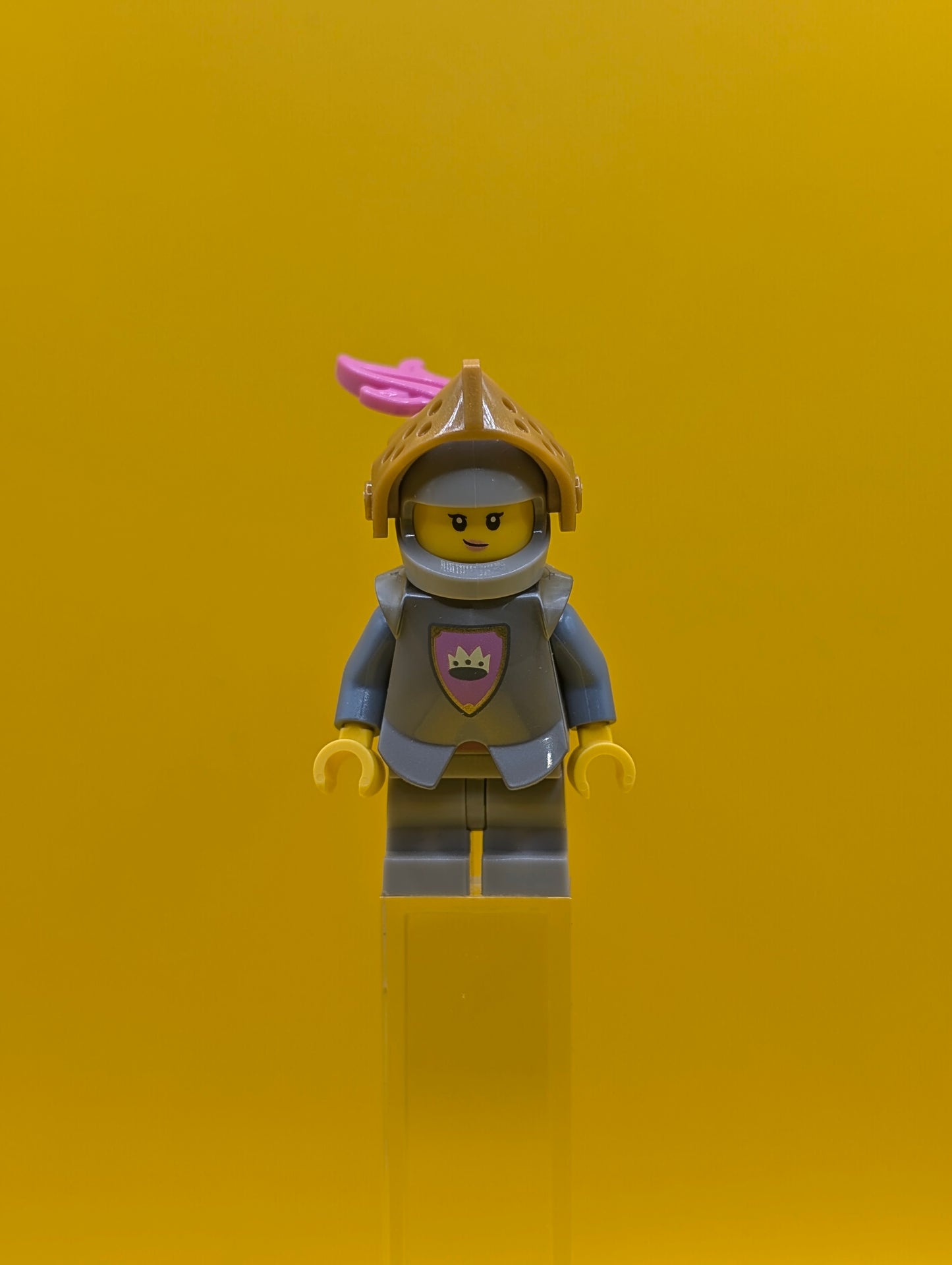 Knight of The Yellow Castle col408 Series 23 (minifigure only without stand or accessories) CMF Minifigure Lego