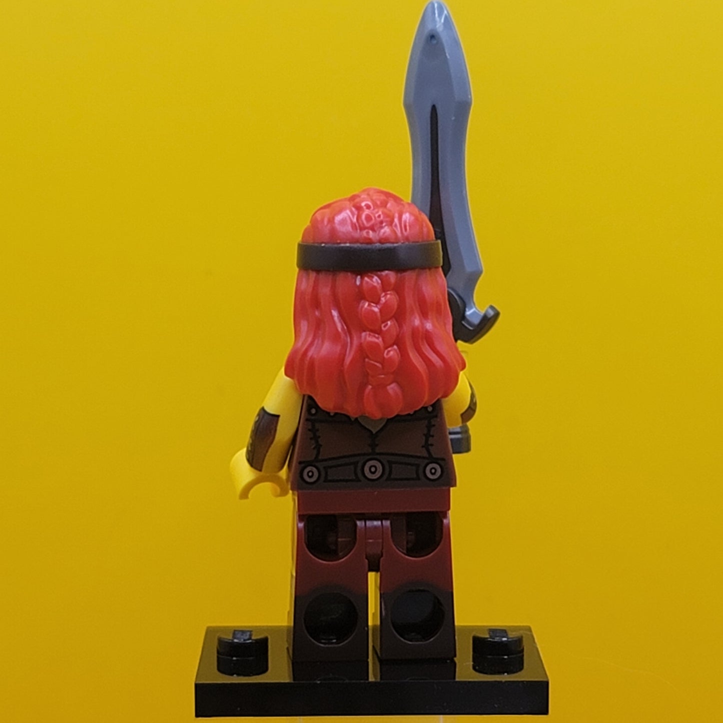 Fierce Barbarian col25-11 CMF Series 25 Minifigure Lego (Complete Set, with stand and accessories)