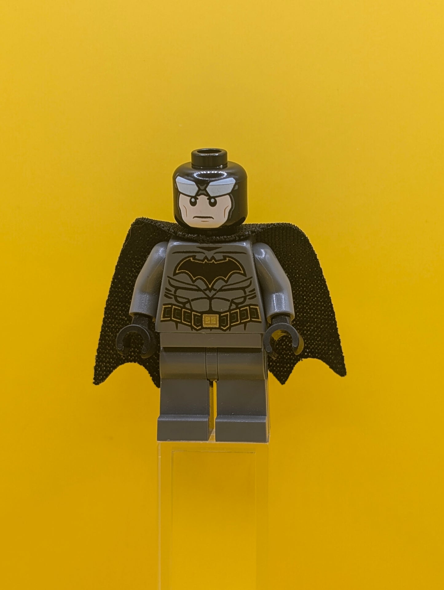 Batman sh0589a DC Gold Outline Belt and Crest Minifigure Lego