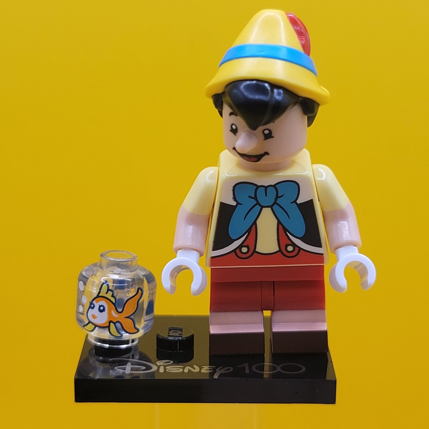 Pinocchio coldis100-2 CMF Disney 100 Minifigure Lego (Complete Set, with stand and accessories)