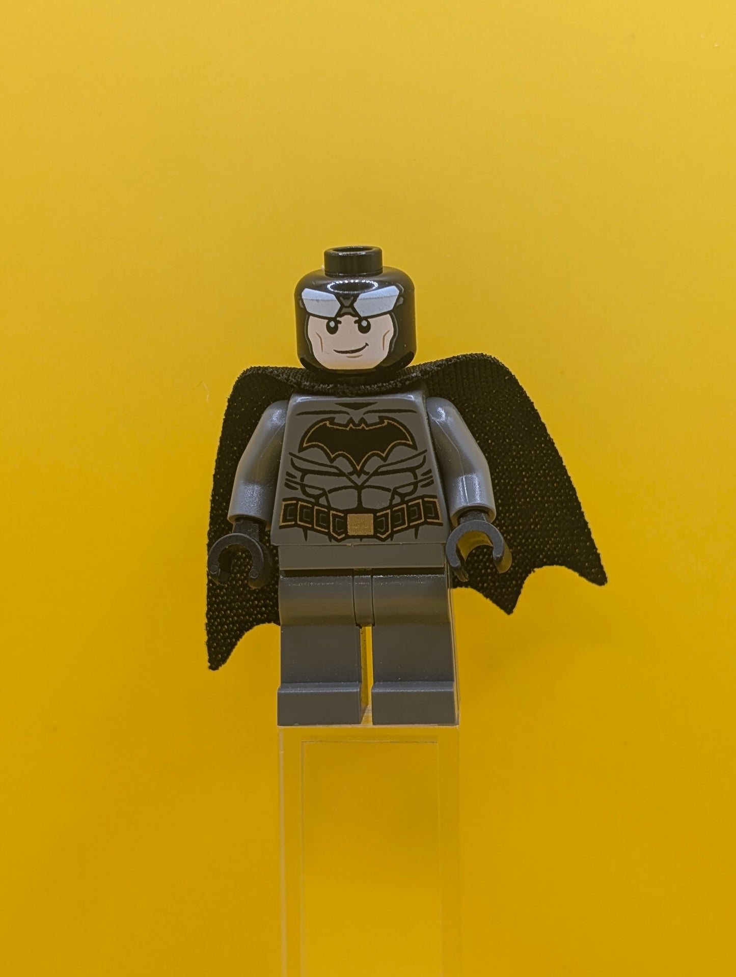 Batman sh0589a DC Gold Outline Belt and Crest Minifigure Lego