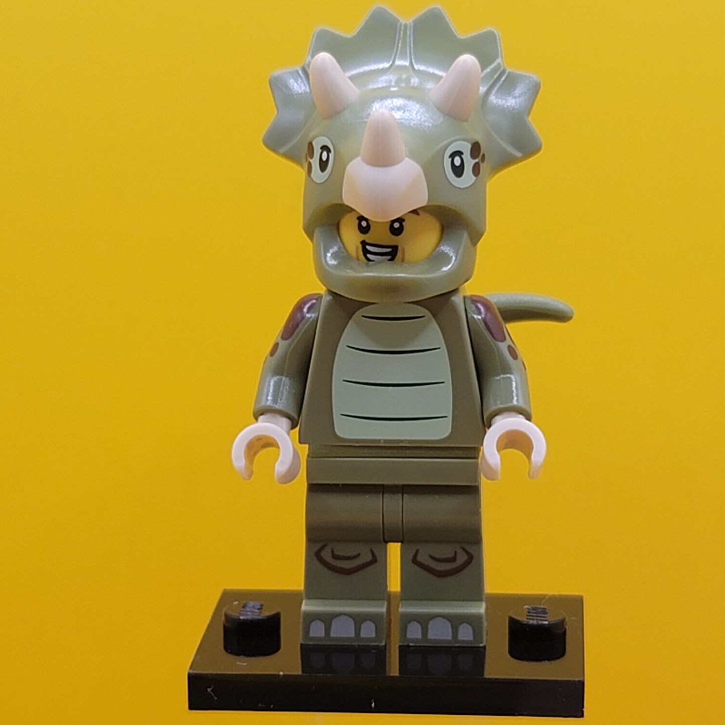 Triceratops Costume Fan col25-8 CMF Series 25 Minifigure Lego (Complete Set, with stand and accessories)